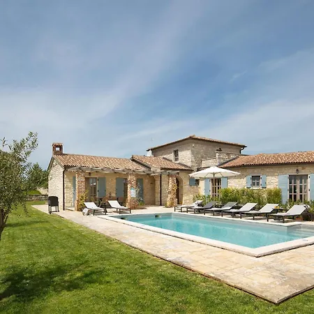 Adastra Tatil Evi