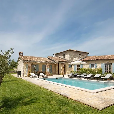 Adastra Tatil Evi